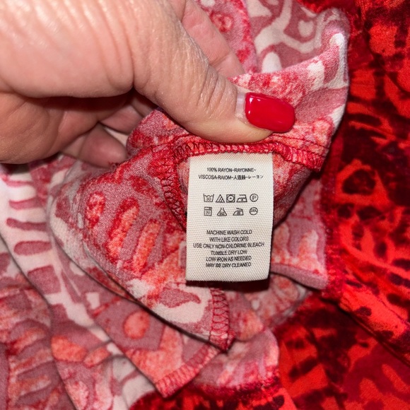 Free People medium Beach Day Mini Dress Keyhole Front Bare Back
Red Geo Print - Picture 4 of 8